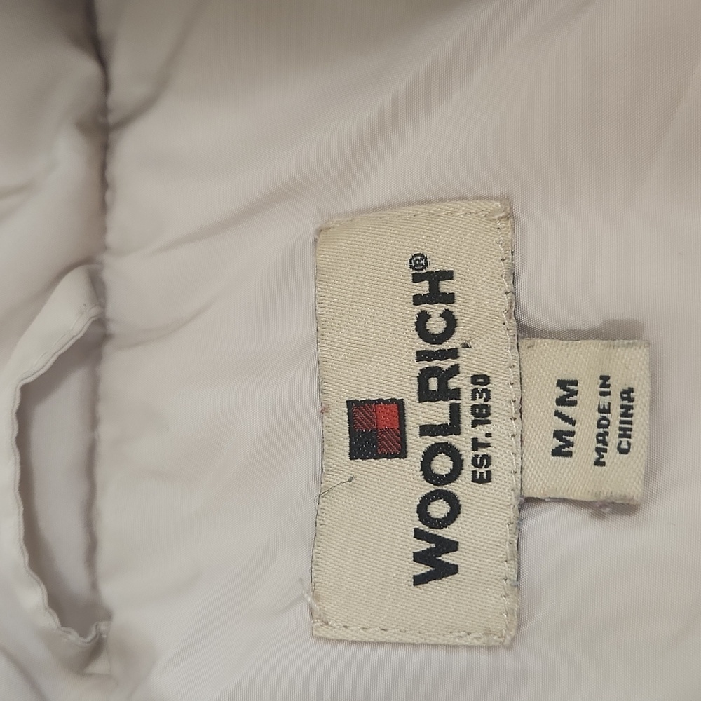 Woolrich Womens Quilted Puffer Vest. Beige. Size M - Picture 5 of 10